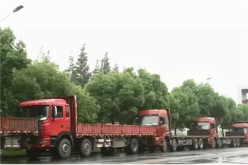 火爆！紡織原材料價(jià)格大漲60%，貨車排長隊(duì)搶購！紡織業(yè)訂單大量回流，企業(yè)滿負(fù)荷運(yùn)轉(zhuǎn)